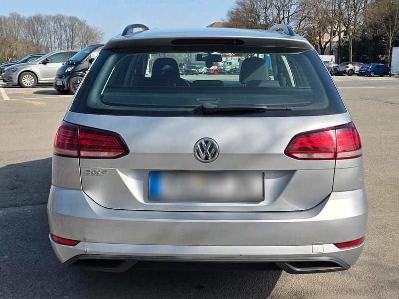 Gebraucht VW Golf VII 110 PS (80 kW) 2019 Grau Kombi