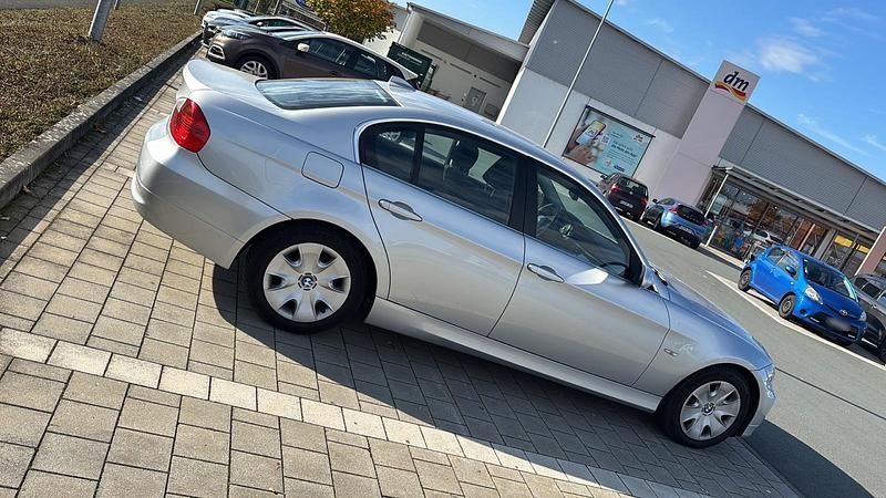 Gebraucht BMW 325 218 PS (160 kW) 2006 Silber Limousine
