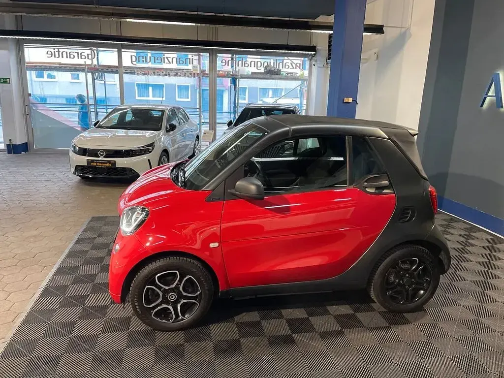 Gebraucht Smart ForTwo Cabrio 90 PS (66 kW) 2019 Schwarz Cabrio