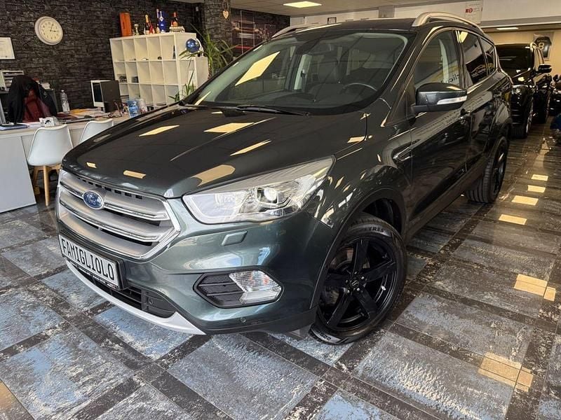 Gebraucht Ford Kuga Titanium 150 PS (110 kW) 2017 Grün SUV