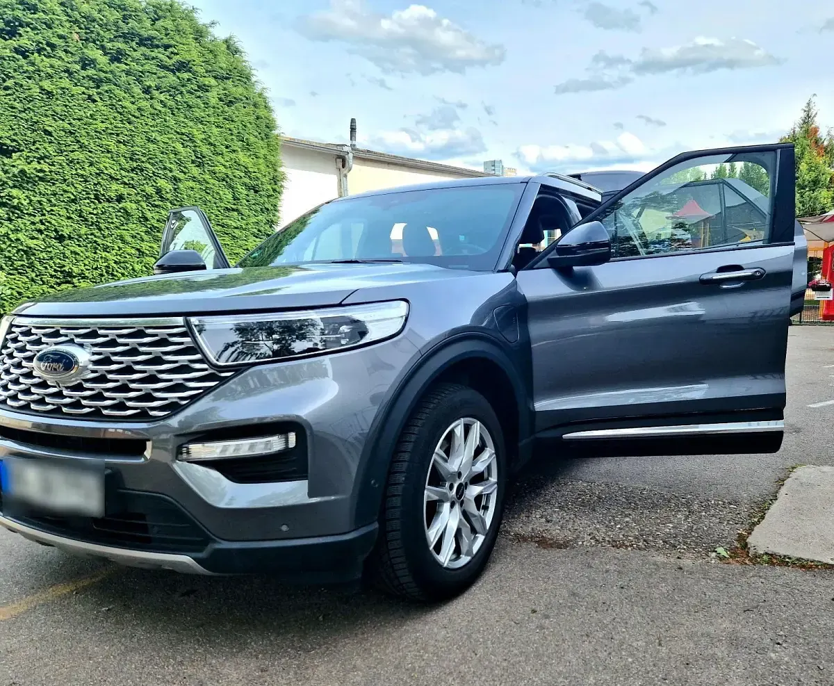 Gebraucht Ford Explorer Platinum 457 PS (336 kW) 2023 Grau SUV
