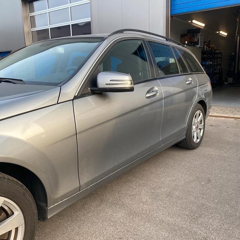 Gebraucht Mercedes C200 184 PS (135 kW) 2010 Grau Kombi
