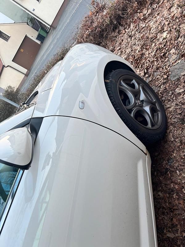 Gebraucht Alfa Romeo MiTo 95 PS (69 kW) 2010 Weiß Kleinwagen