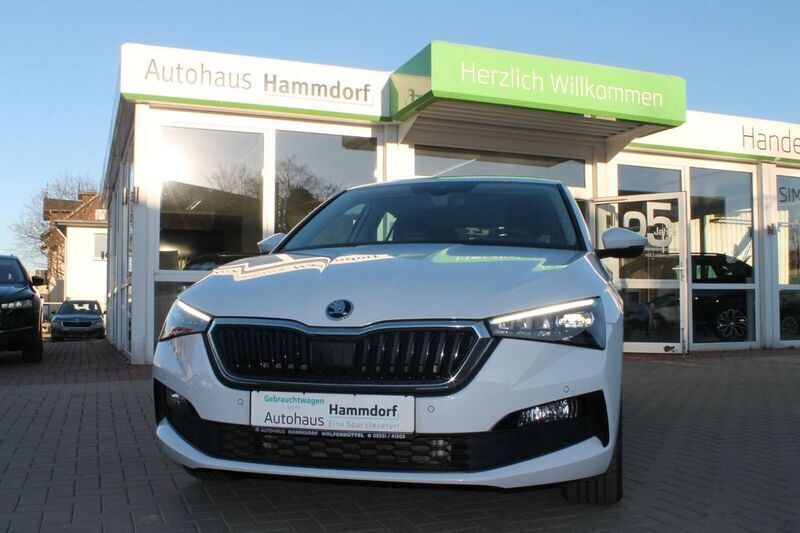 Weiß Gebraucht 2023 Skoda Scala Style Kleinwagen | 19.990 € (Fairer Preis) - Bild 1/4