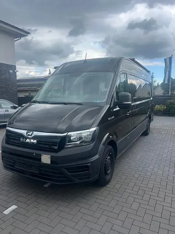 Używany MAN TGE 140 KM (102 kW) 2020 Brązowy Van