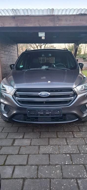 Gebraucht Ford Kuga ST-Line 150 PS (110 kW) 2018 Grau SUV