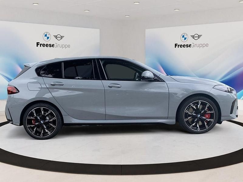 Neu BMW 120 Performance 170 PS (125 kW) 2025 Grau Kleinwagen