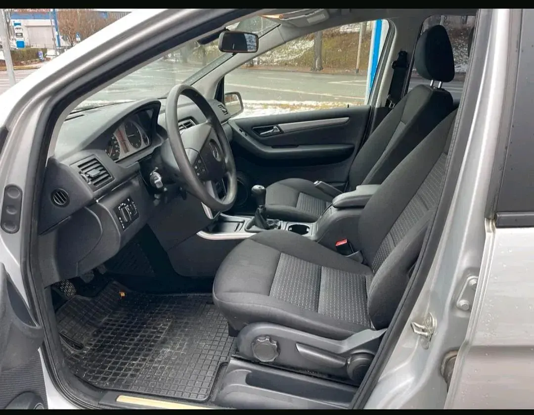 Gebraucht Mercedes B180 109 PS (80 kW) 2008 Silber Van / Kleinbus