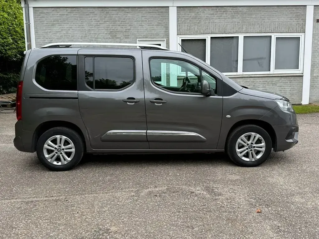 Gebraucht Toyota Proace Verso City 131 PS (96 kW) 2021 Grau Kombi