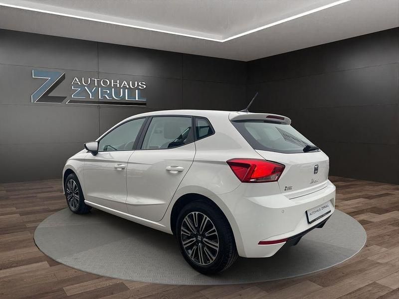 Gebraucht Seat Ibiza Style 95 PS (69 kW) 2024 Weiß Limousine