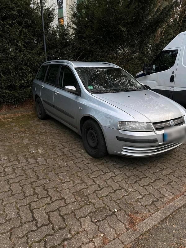 Grau Gebraucht 2006 Fiat Stilo Kombi | 2.150 € (Teuer) - Bild 1/4