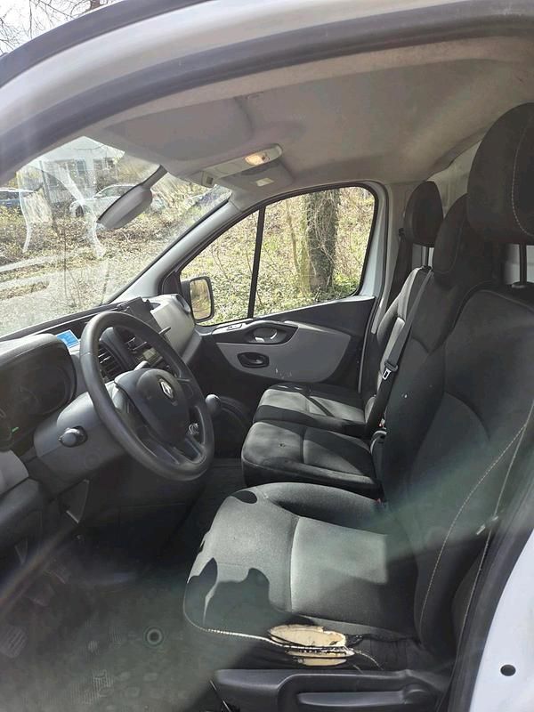 Gebraucht Renault Trafic 120 PS (88 kW) 2018 Weiß Van / Kleinbus