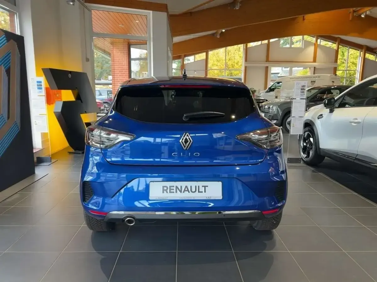 Neu Renault Clio V Techno 91 PS (66 kW) 2025 Ironblau Limousine