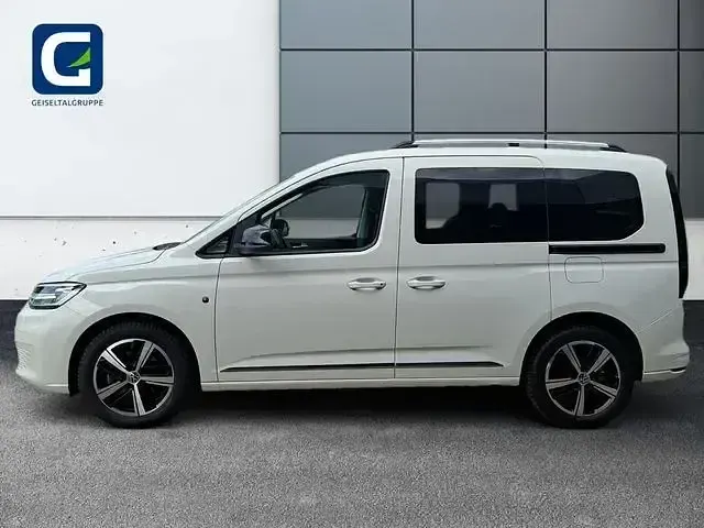 Używany VW Caddy Style 122 KM (89 kW) 2023 Biały Minivan