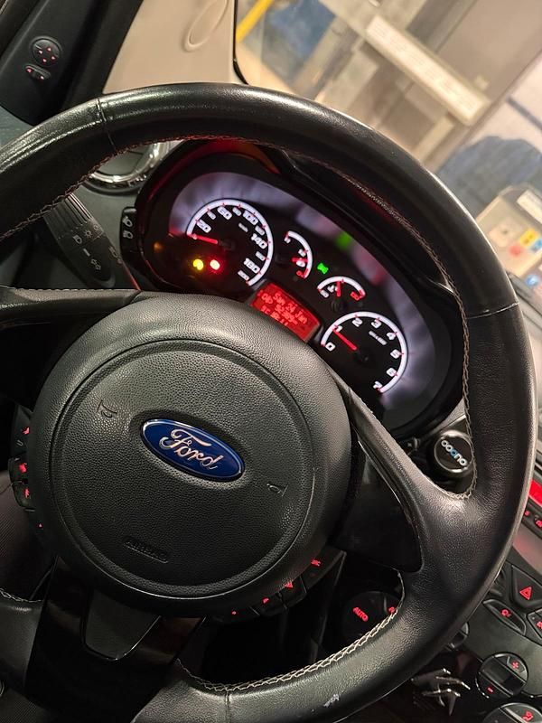 Gebraucht Ford Ka 2015 Schwarz Kleinwagen