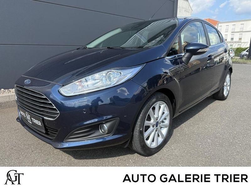 Blau Gebraucht 2016 Ford Fiesta Titanium Kleinwagen | 6.980 € (Fairer Preis) - Bild 1/4