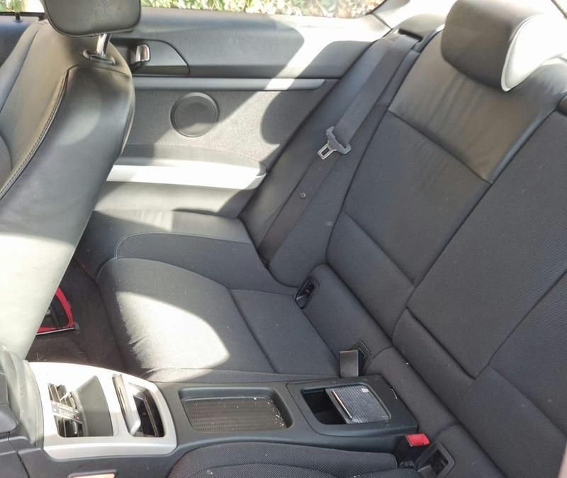 Gebraucht BMW 320 2010 Grau Coupé