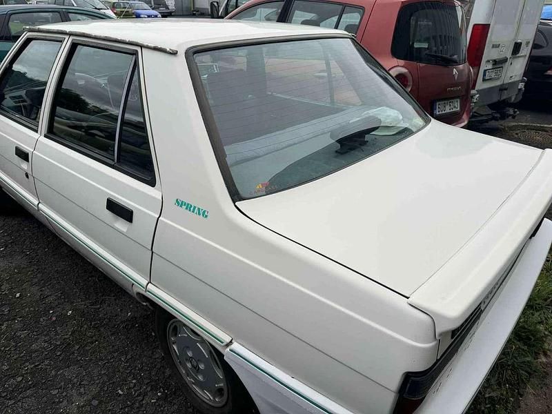 Gebraucht Renault R9 54 PS (39 kW) 1985 Weiß Limousine