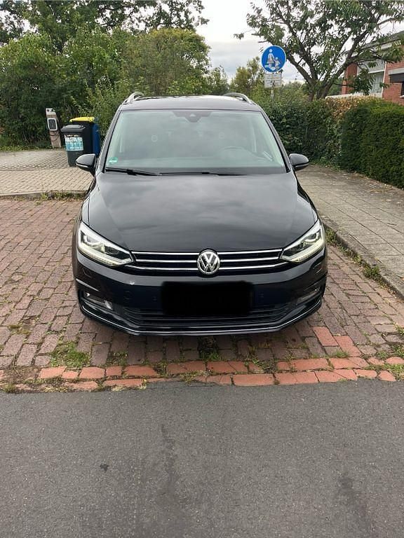 Schwarz Gebraucht 2017 VW Touran Highline Van / Kleinbus | 17.000 € (Guter Preis) - Bild 1/4