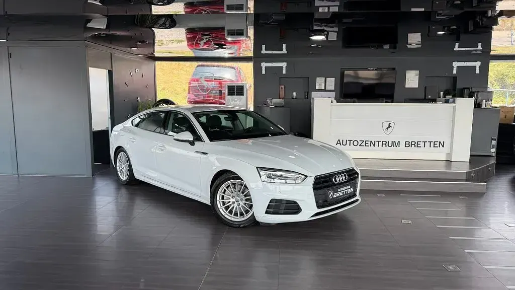 Gebraucht Audi A5 Sportback Sport 190 PS (139 kW) 2019 Weiß Kleinwagen