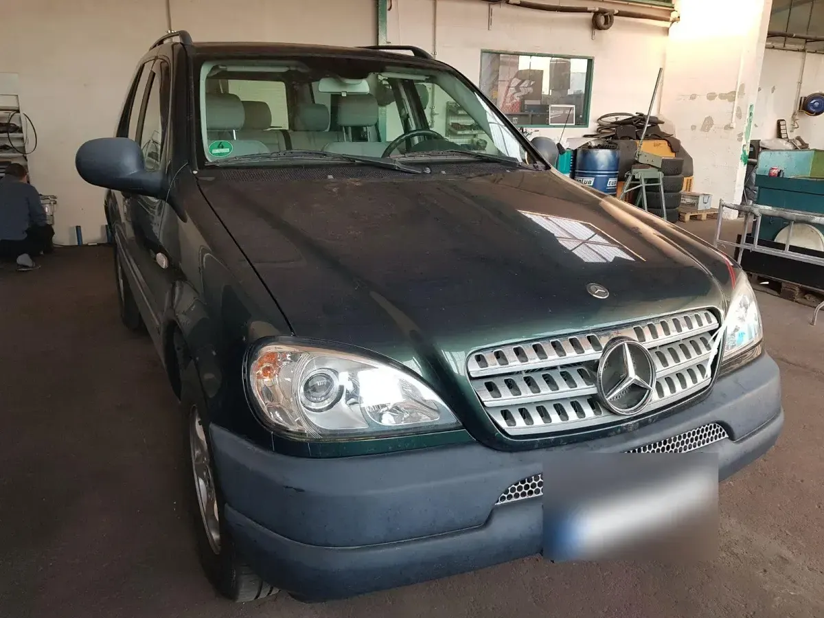 Gebraucht Mercedes ML320 218 PS (160 kW) 2001 Grün SUV