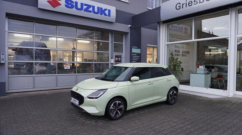 Neu Suzuki Swift Comfort+ 83 PS (61 kW) 2025 Cool yellow metallic Kleinwagen