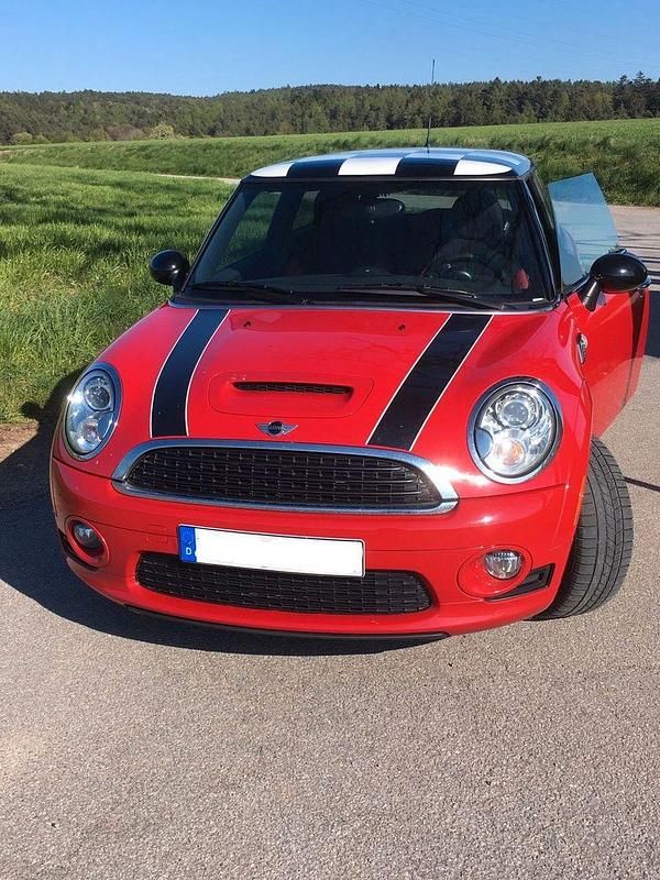 Rot Gebraucht 2008 Mini Cooper S Coupé Coupé | 5.499 € (Guter Preis) - Bild 1/4