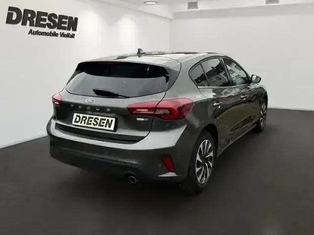 Używany Ford Focus Titanium 125 KM (91 kW) 2022 Szary Sedan/Limuzyna