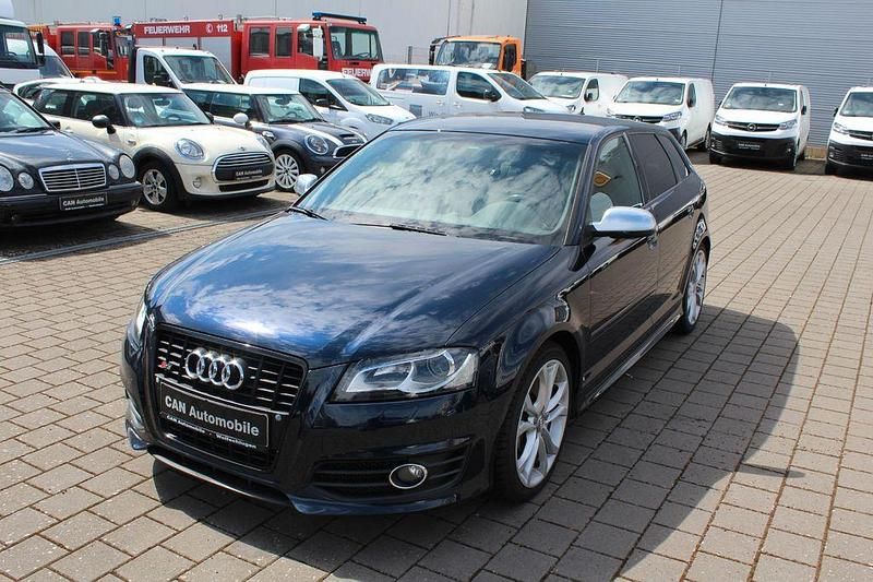 Blau Gebraucht 2011 Audi S3 Sport Limousine | 15.950 € (Etwas zu teuer) - Bild 1/4