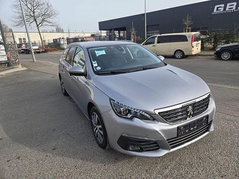 Gebraucht Peugeot 308 SW Allure 131 PS (96 kW) 2020 Silber Kombi