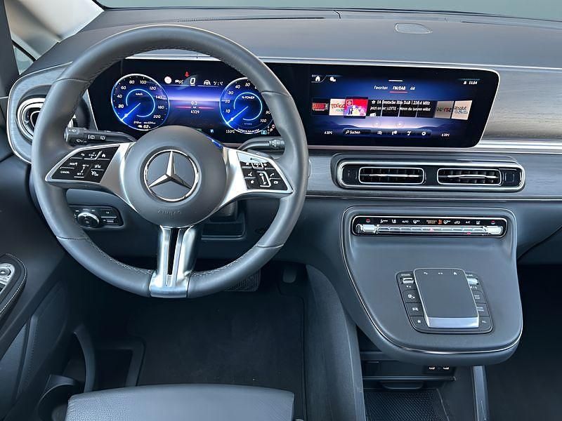 Gebraucht Mercedes EQV300 150 kW (204 PS) 2025 Silber Van / Kleinbus