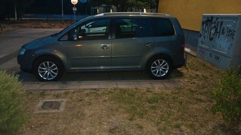 Gebraucht VW Touran 140 PS (102 kW) 2006 Grau Van / Kleinbus