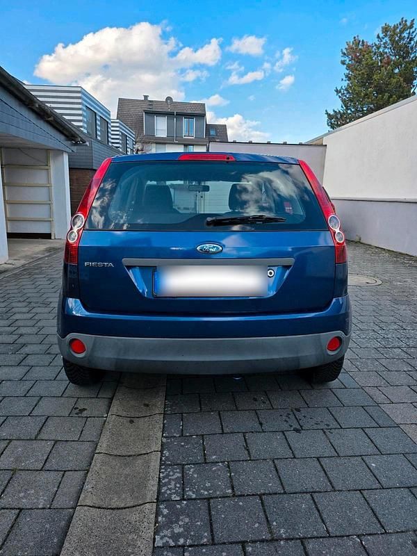 Gebraucht Ford Fiesta 69 PS (50 kW) 2006 Blau Kleinwagen