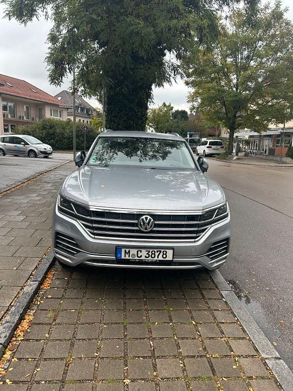 Silber Gebraucht 2019 VW Touareg SUV | 37.600 € (Superpreis) - Bild 1/4
