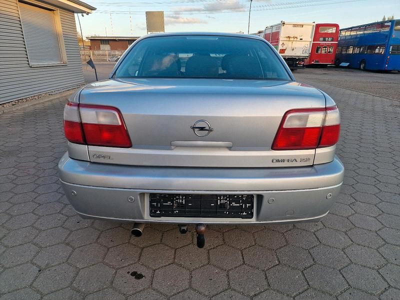 Gebraucht Opel Omega 2001 Silber Limousine