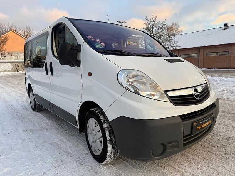 Gebraucht Opel Vivaro 114 PS (83 kW) 2009 Weiß Van / Kleinbus