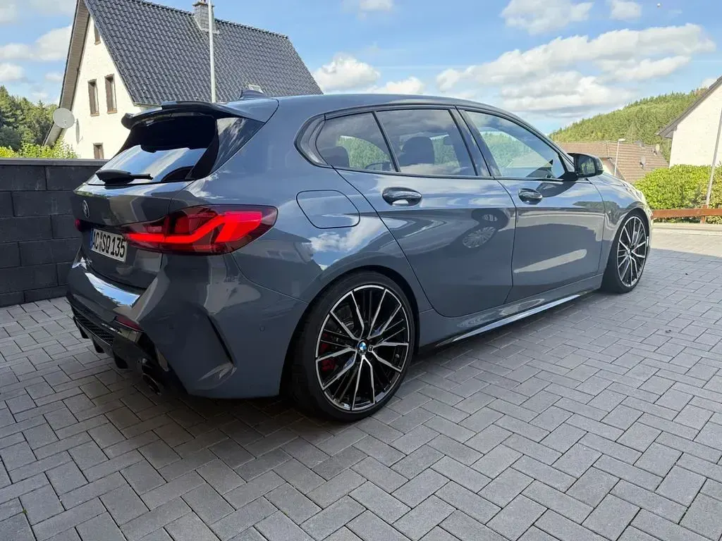 Gebraucht BMW M135 Performance 306 PS (225 kW) 2022 Grau Kleinwagen