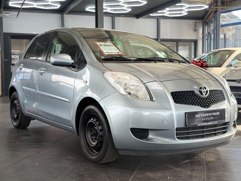Silber Gebraucht 2006 Toyota Yaris Sol Kleinwagen | 4.490 € (Fairer Preis) - Bild 1/2