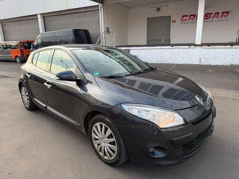 Gebraucht Renault Mégane Dynamique 131 PS (96 kW) 2011 Limousine