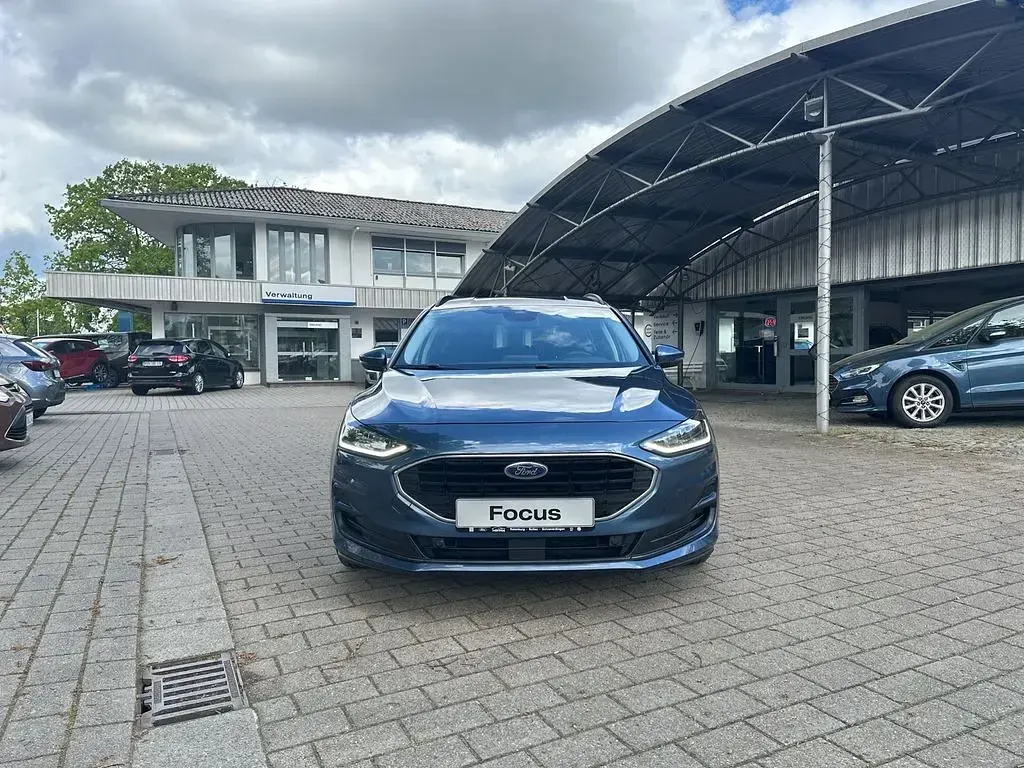 Używany Ford Focus Cool & Connect 120 KM (88 kW) 2022 Niebieski Kombi