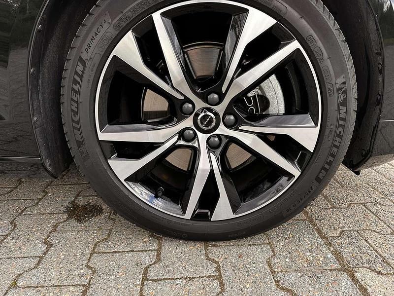 Gebraucht Volvo V60 Core 163 PS (119 kW) 2024 Schwarz Kombi