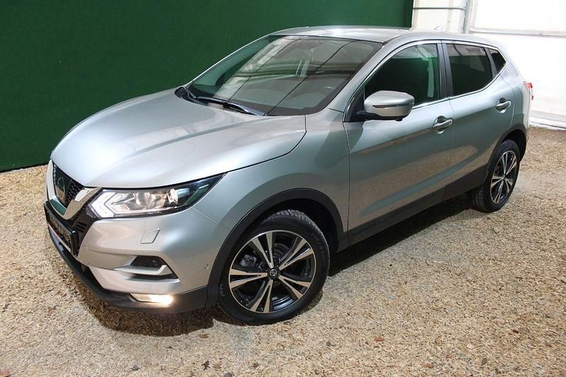 Gebraucht Nissan Qashqai N-Connecta 116 PS (85 kW) 2018 Silber SUV