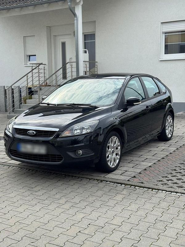 Gebraucht Ford Focus 101 PS (74 kW) 2011 Schwarz Limousine