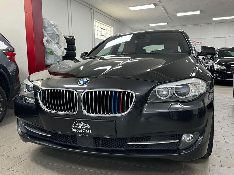 Grau Gebraucht 2012 BMW 530 Performance Limousine | 11.500 € (Superpreis) - Bild 1/4