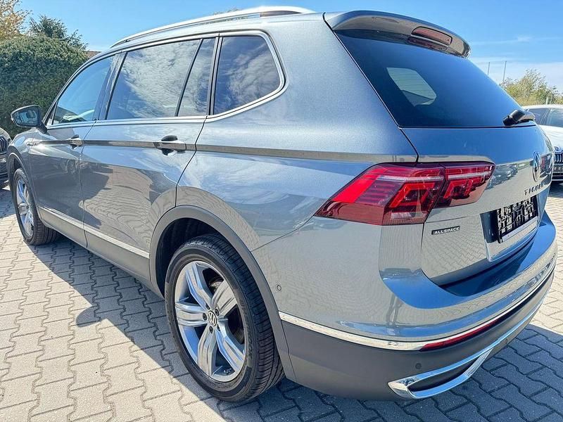Gebraucht VW Tiguan Allspace Elegance 150 PS (110 kW) 2023 Grau SUV