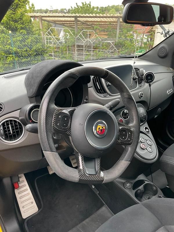 Gebraucht Abarth 595 Competizione 180 PS (132 kW) 2017 Gelb Kleinwagen