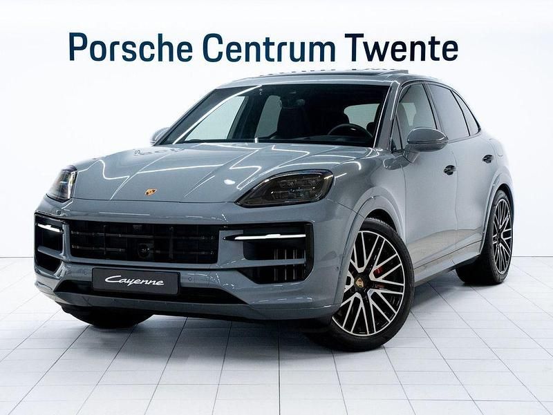 Grau Gebraucht 2025 Porsche Cayenne S E-Hybrid SUV | 157.179 € (Teuer) - Bild 1/4