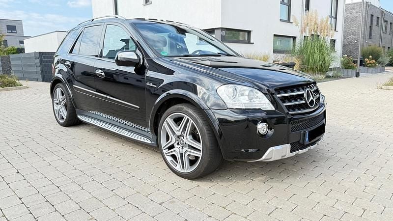 Schwarz Gebraucht 2010 Mercedes ML63 AMG AMG SUV | 21.000 € (Guter Preis) - Bild 1/4