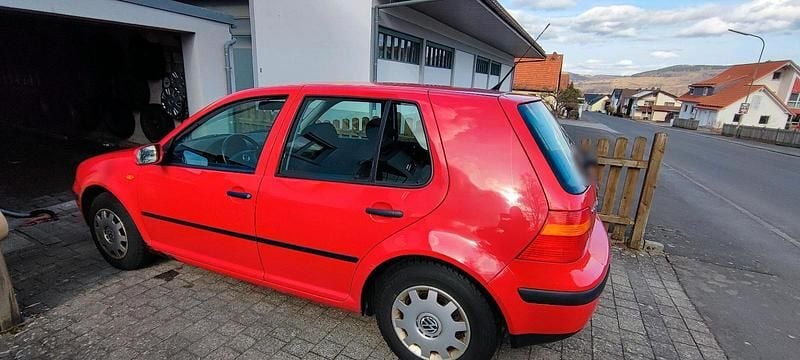 Gebraucht VW Golf IV 75 PS (55 kW) 1998 Rot Kleinwagen
