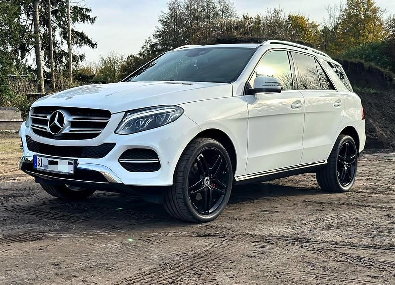 Weiß Gebraucht 2017 Mercedes GLE350 AMG SUV | 32.500 € (Superpreis) - Bild 1/4